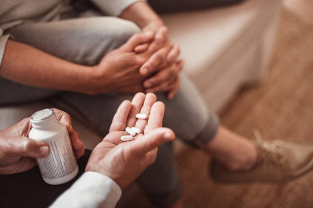 istock giving the right pills 1151486679