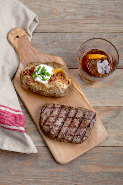 filet mignon and baked potato - scotch steak imagens e fotografias de stock