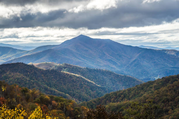 istock blue ridge mountains views from the parkway 1151499900