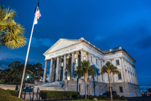 istock charleston sc streets in the evening 1151501558