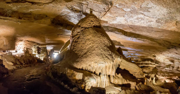 istock Pathway underground cave in forbidden cavers near sevierville tennessee 1151501672