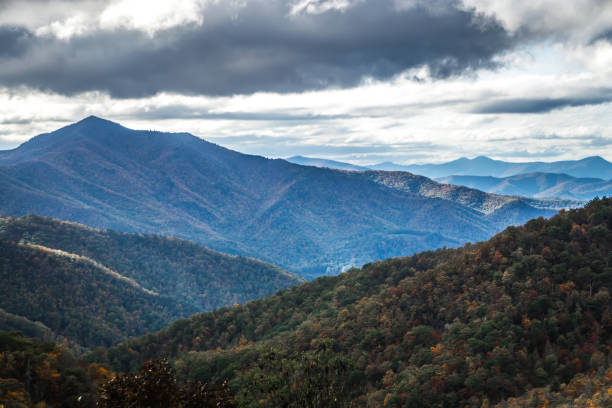 istock blue ridge mountains views from the parkway 1151505824