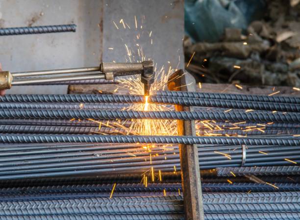 резка металла с ацетиленом факелом - foundry propane work tool welder стоковые фото и изображения