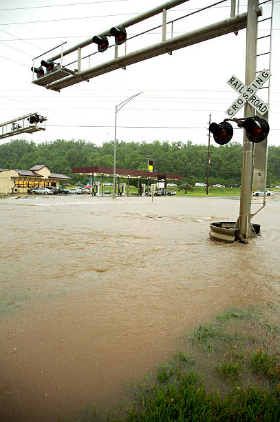 istock Missouri streets flooding 115156651