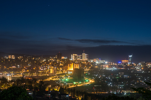 La ciudad de Kigali por la noche, Ruanda photo