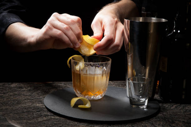 istock In Bar - Lavender Collins Cocktail 1151635941