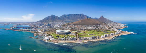 vista aérea da montanha do capetown e da tabela - panoramic landscape south africa cape town - fotografias e filmes do acervo