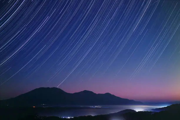 Photo of Star trails over the 3 peaks of Mt. Hiruzen in autumn