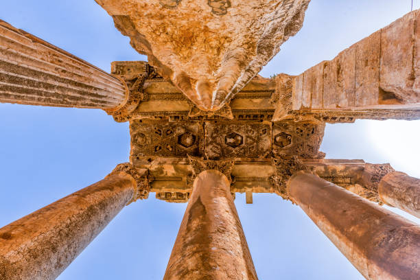 columns in baalbek - baalbek imagens e fotografias de stock