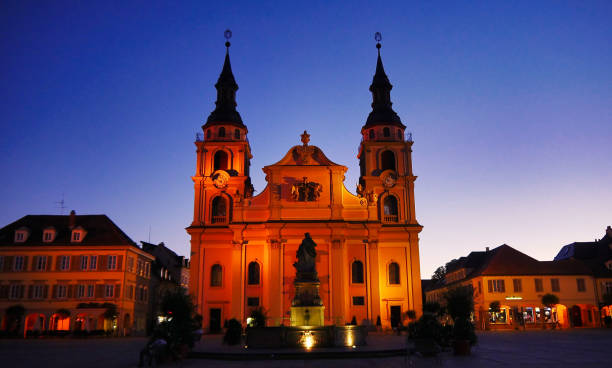 igreja da cidade de ludwigsburg na noite - ludwigsburg - fotografias e filmes do acervo