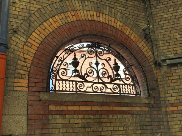 iron window - dublin ireland brick built structure building exterior imagens e fotografias de stock