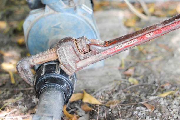 spanner holding water pipe, connected to water impeller