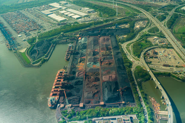 istock Port from the air 1151787638