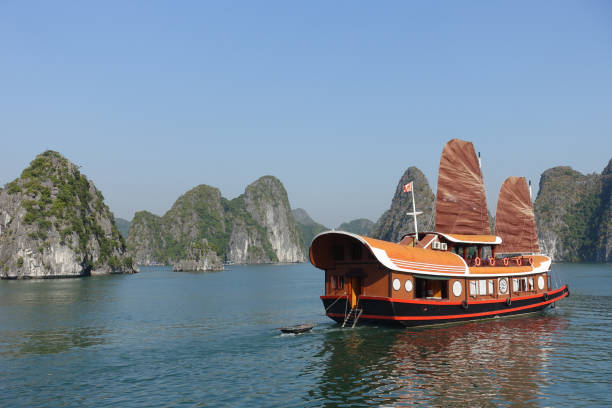 istock Lan Ha Bay, Vietnam 1151802191