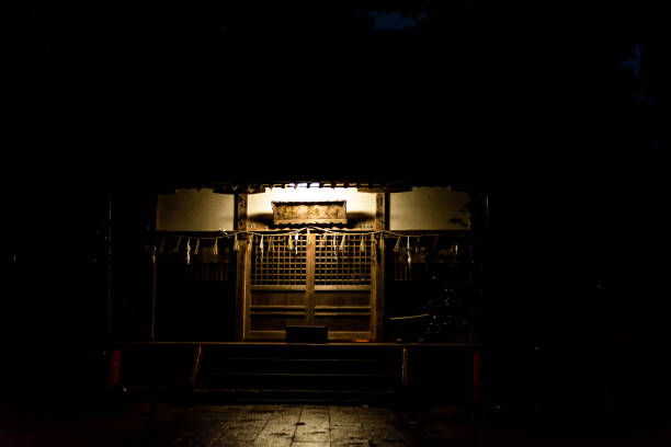 神殿棟の入り口にある、岐阜県の東山白山神社 - 神社 ストックフォトと画像