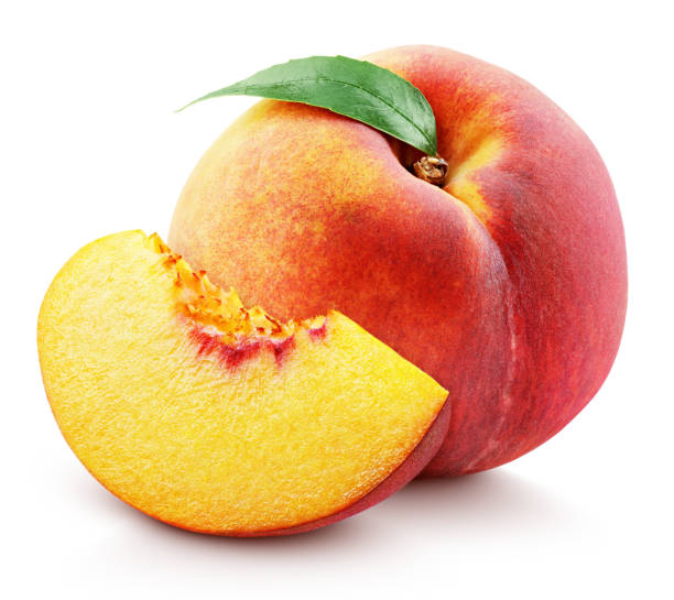 einzelne pfirsichfrucht mit blatt und scheibe isoliert auf weiß - orange frucht fotos stock-fotos und bilder