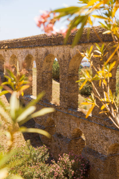 istock aqueduct la Santa Cruz 1151873273