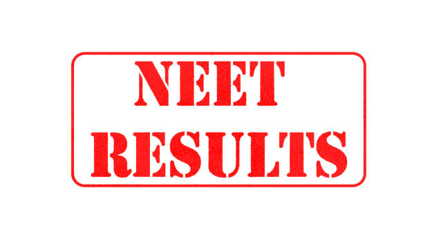neet lub national eligibility and entrance test wyniki w czerwonych liter na odizolowanym tle - entrance test stock illustrations