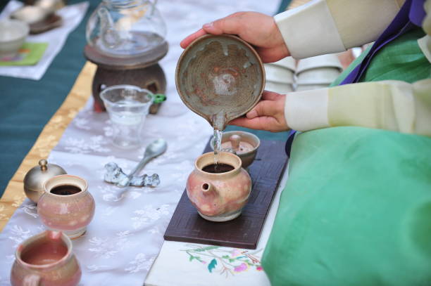 istock Korean traditional tea ceremony 1151918211
