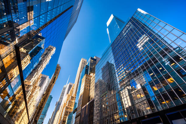 ニューヨーク市の未来的超高層ビル群 - new york city new york state business financial district ストックフォトと画像