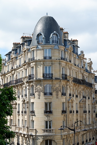 Parisienne building and architectural details