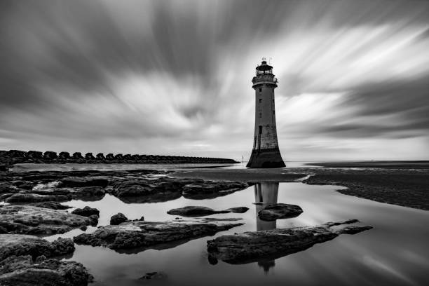 faro di perch rock nuovo brighton wirral - perch rock lighthouse foto e immagini stock