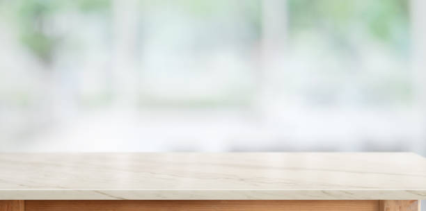 mesa de encimera de mármol en el fondo de la sala de cocina - mesa de preparación en la cocina fotografías e imágenes de stock