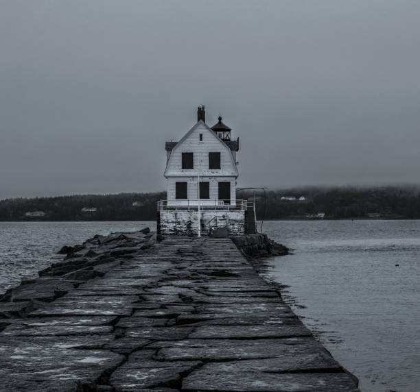 istock Maine - Autumn 1151998713