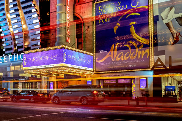 il nuovo teatro di amsterdam mostra il musical di aladdin a broadway - times square night broadway new york city foto e immagini stock