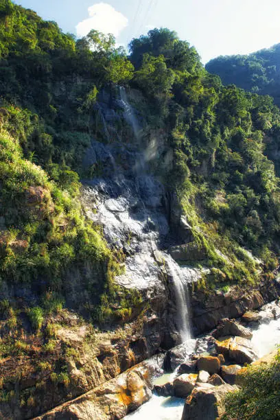 The Wulai Waterfall is possibly the best known waterfall in Taiwan besides the Shifen Waterfall.the waterfall featured an 80m drop right across from the Atayal aboriginal-themed town of Wulai.