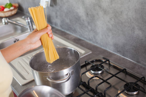 istock cook pasta in hot water 1152025216