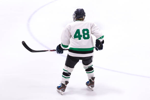 istock Mature woman playing hockey 1152026146