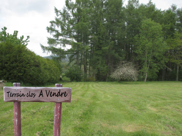 istock Closed ground for sale 1152136723