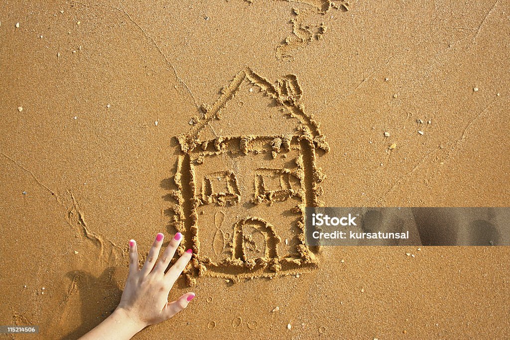 Desenho à mão na areia - Foto de stock de Adulto royalty-free