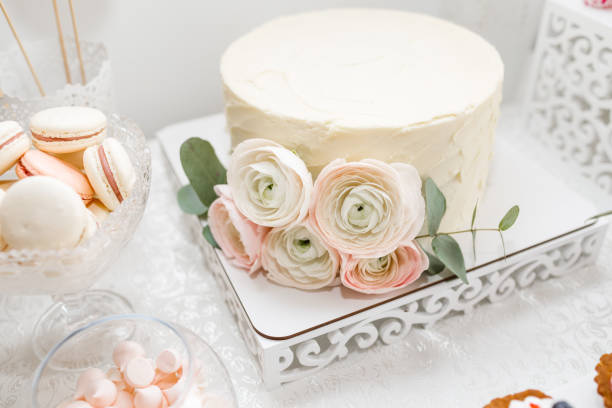istock Delicious sweet buffet with cupcakes. Candy Bar. 1152147036