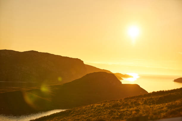 escocia golden sunset - kinlochbervie fotografías e imágenes de stock