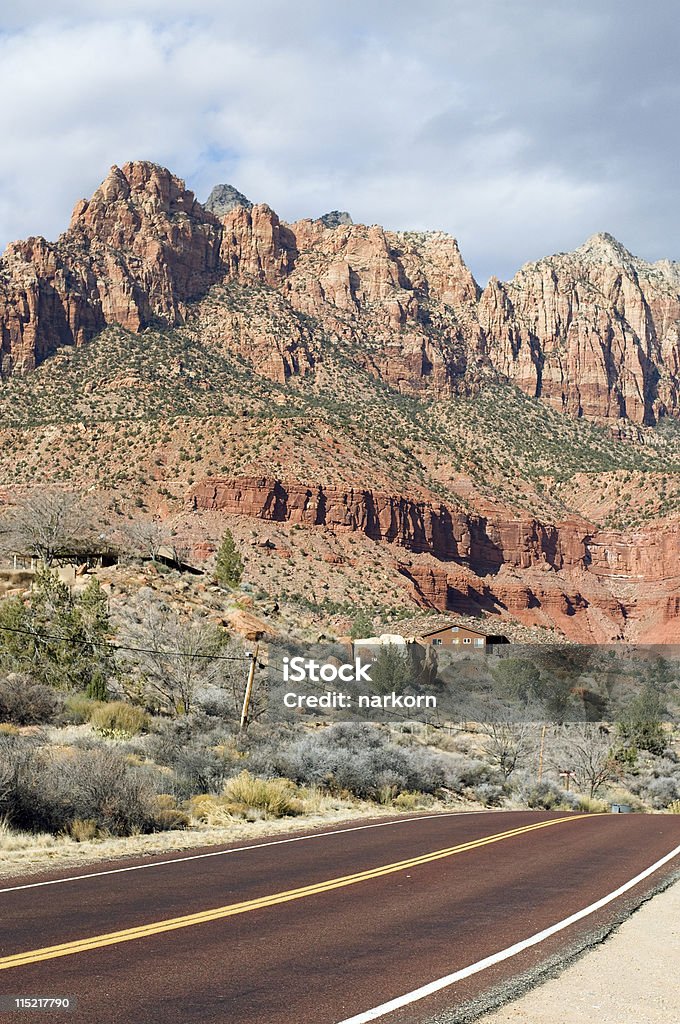 Asfalto ruta de montaña - Foto de stock de Agricultura libre de derechos