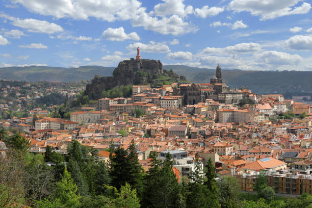istock The Puy town 1152209031