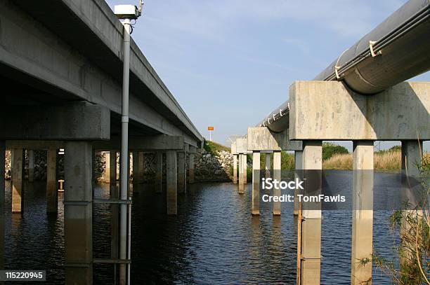 구름다리 통해 세인트 존스 강을 플로리다 관로에 대한 스톡 사진 및 기타 이미지 - 관로, 교량, 아래