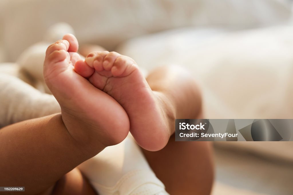 Pés bonitos do bebê - Foto de stock de Pé royalty-free