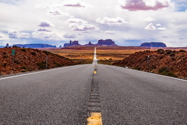 istock Forrest Gump Point looking towards Monument Valley 1152226613