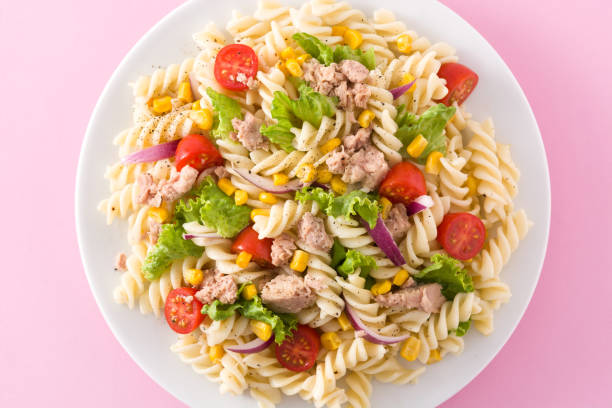 Salada de Macarrão com Atum: Fácil, Rápida e Refrescante - receita deliciosa profissional - passo 3