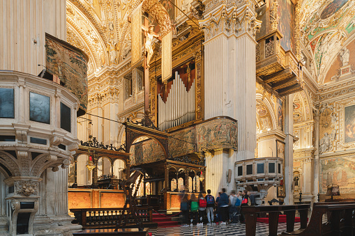 Interior De La Iglesia De Santo Spirito En Bérgamo Italia Foto de stock y  más banco de imágenes de Armonía - Concepto - iStock