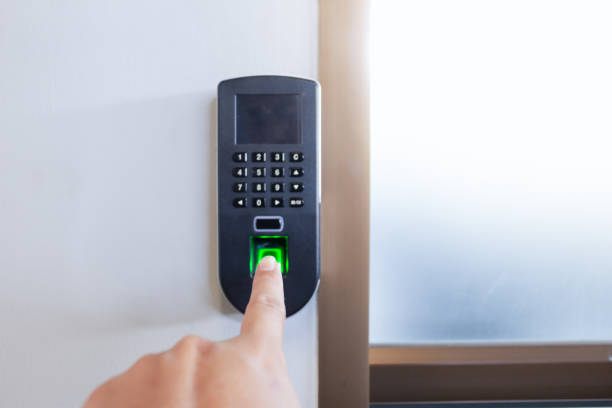 istock Employees scan the finger to record time 1152315301