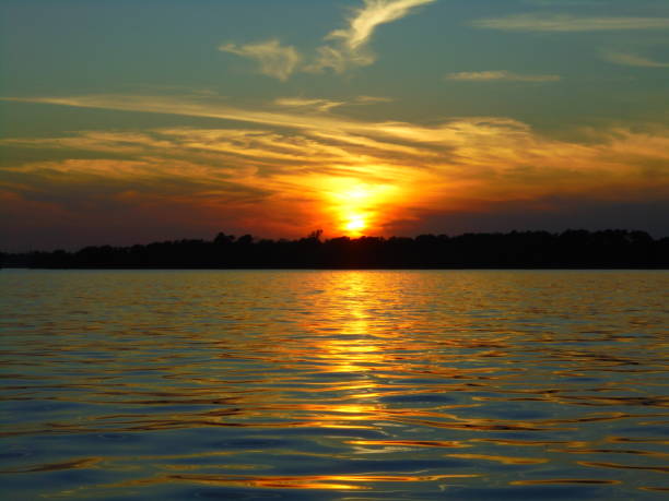 istock Sunset on the Lake 1152315576