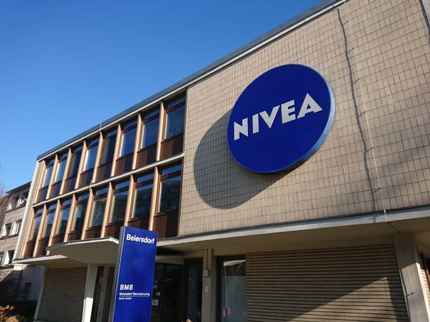 sinal da marca de nivea - center stability built structure retail - fotografias e filmes do acervo