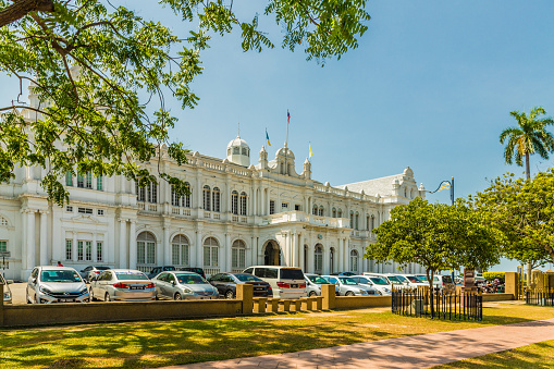 Honolulu, Oahu, Hawaii, USA: ʻIolani Palace - former residence of the last Hawaiian rulers - designed in a neo-Renaissance style by architects Thomas J. Baker , Charles J. Wall and Isaac Moore, for King Kalakaua, completed in 1882 - Hawaii Capital Historic District.