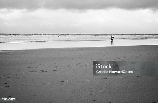 Photo libre de droit de Hiver Vagues En Cornouailles banque d'images et plus d'images libres de droit de Adulte - Adulte, Ciel, Cornouailles