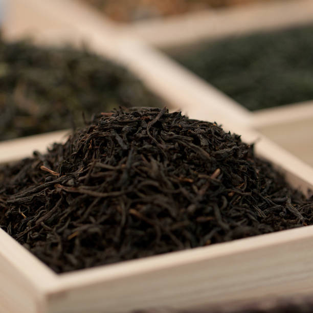 istock black tea in the shop window 1152433337