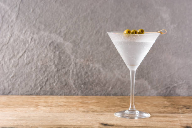 istock Classic Dry Martini with olives 1152438030
